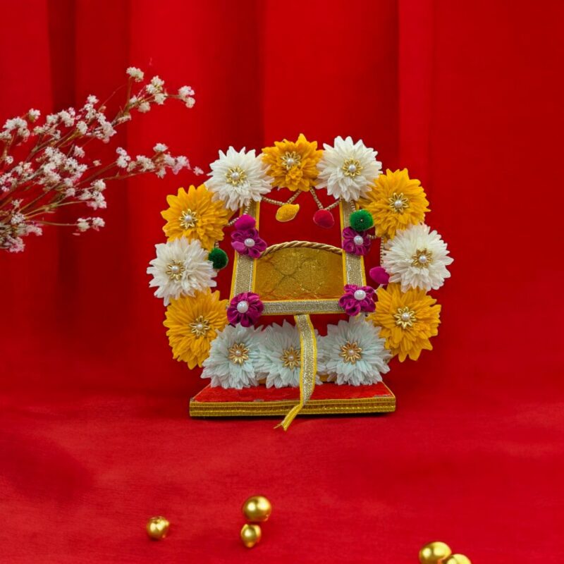 Handmade Laddu Gopal Jhula -Flowers