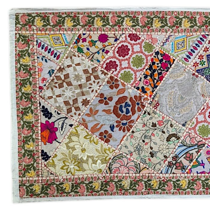 Patchwork Indian table runner - White - Image 3