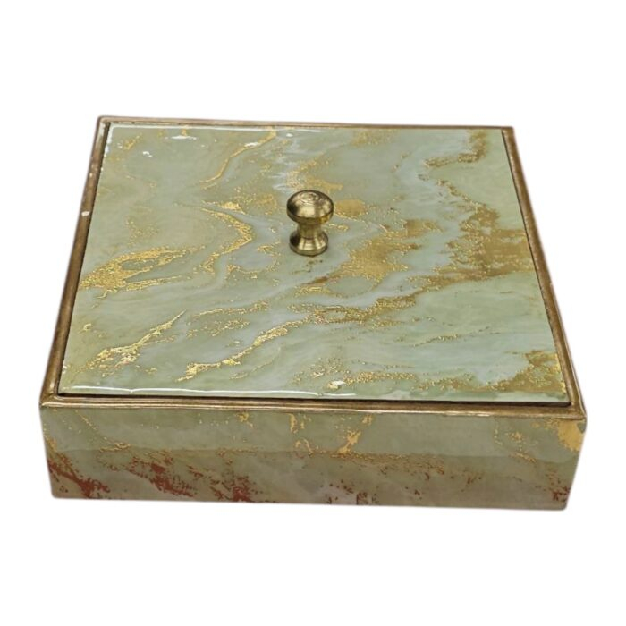 Top lid with stylish print and enamel coating