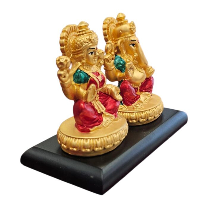 Side profile view of Gold plated Lakshmi Ganesh Idol Set