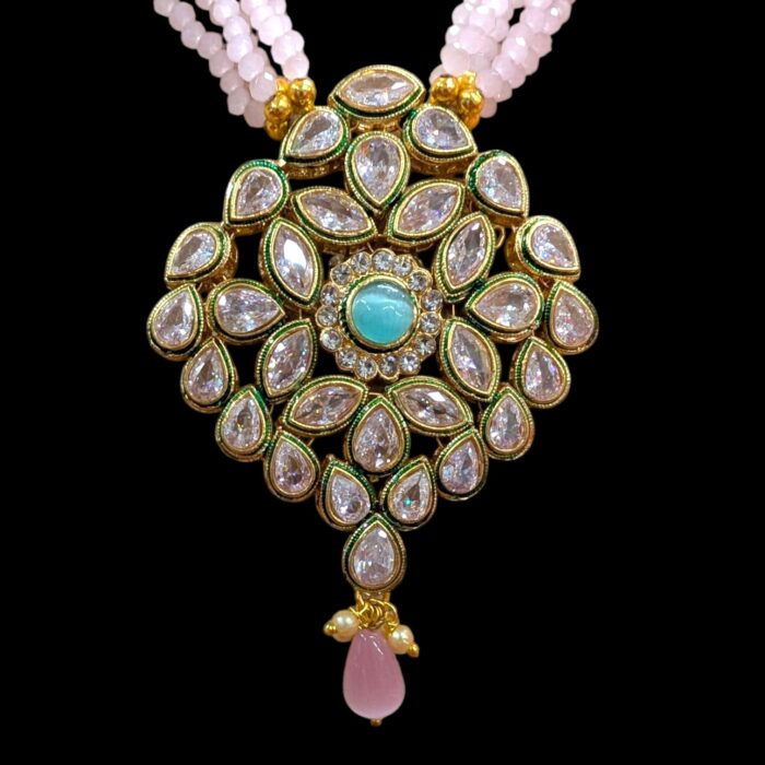 Close up of the elegant large pendant in the maharani haar