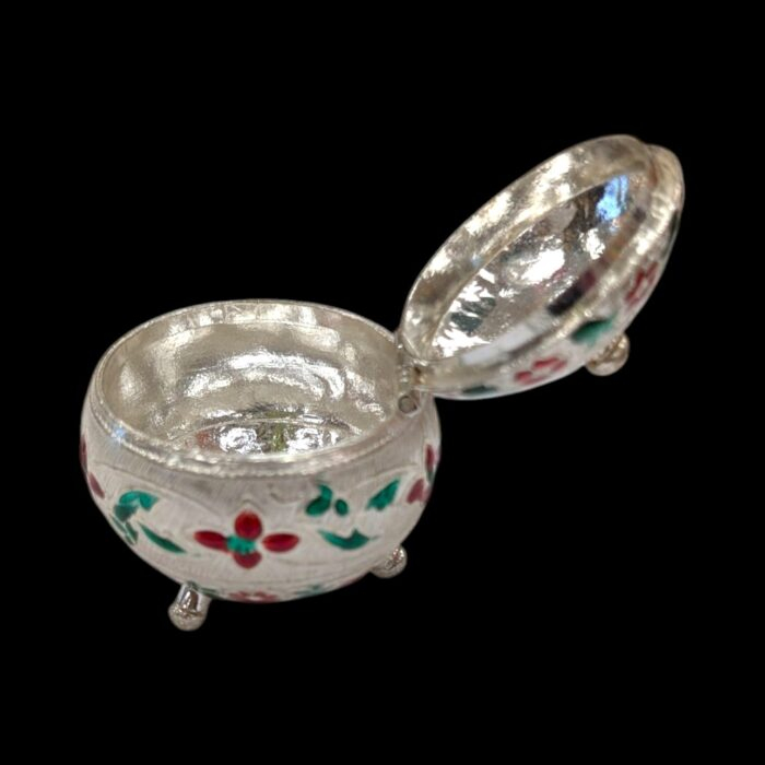 Silver kumkum container with lid