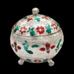 Side profile view of Silver Kumkum container | Chandi ki Sindoor Daabi