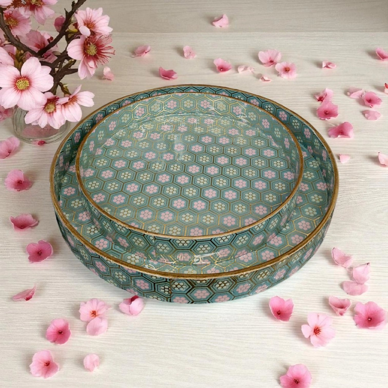 Serving Tray Set of 2 | High gloss with gold inlay Luxury wood serving tray set, 12-inch and 10-inch, with glossy finish and gold accents.