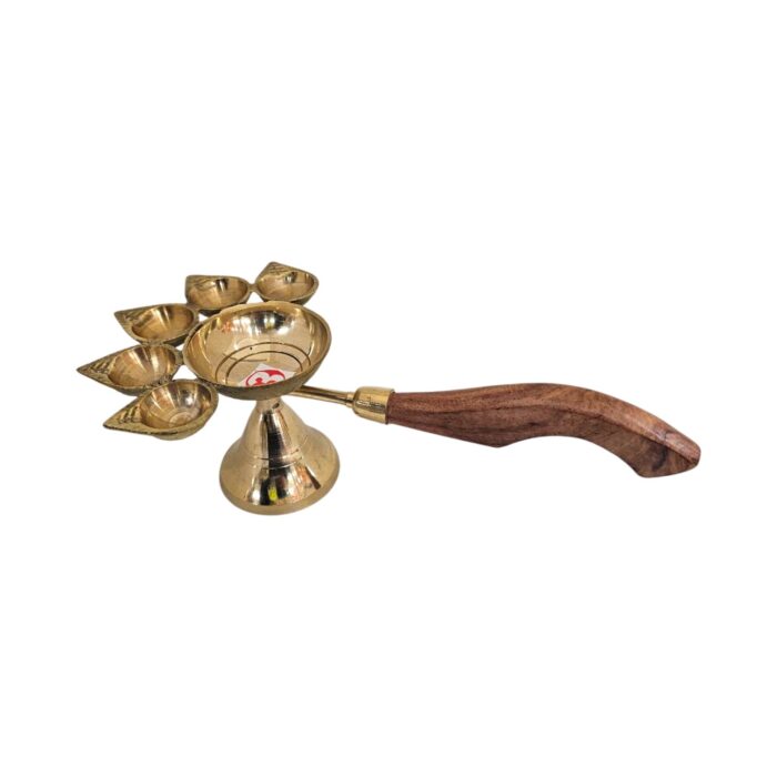 Side profile view of Panch aarti deepam