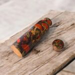 Detail of the wide mouth and secure screw-top lid on the 1-liter copper bottle.